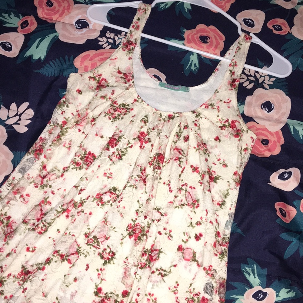 sleeveless shirt
